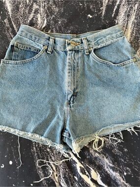 Vintage Chic Denim Shorts High Rise Cut Off Light Wash Frayed Made in USA Size 4